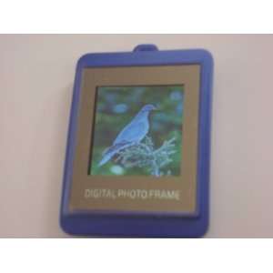  Digital Photo Frame 1.5 LCD Picture Album Keychain   Blue 