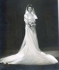 1941 VINTAGE OFF WHITE HEAVY SLIPPER SATIN WEDDING DRESS  