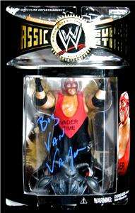 VADER SIGNED 2005 WWE CLASSIC SUPERSTARS NM FIGURE EXACT PROOF. LEON 