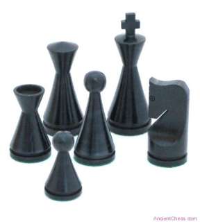 ABSTRACT ABBEY CHESS SET, MODERN WOODEN DESIGN, K4 FELTED AND 