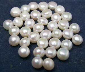 200CT NATURAL FRESHWATER BUTTON PEARL WHOLESALE LOT  