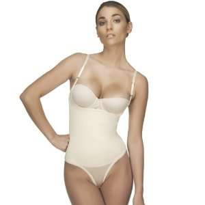  Vedette 111 Bodysuit in Thong Shapewear Health & Personal 