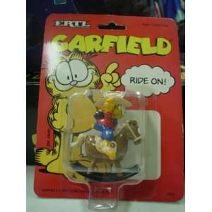  Garfield Ertl Garfield with Rocking Horse Toys & Games
