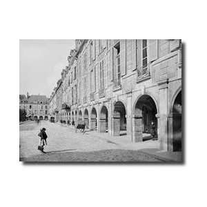  View Of The Arcade Of Place Des Vosges C189099 Giclee 