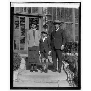  Photo Dr. Ensebro Ayala with wife and son, 1/21/25