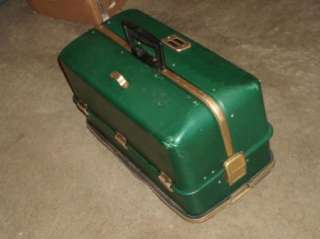 Vintage Umco 2000U 9 Tray Tackle Box  