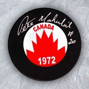 PETER MAHOVLICH 1972 Team Canada SIGNED Hockey Puck 