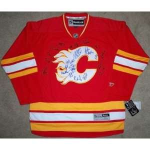 CALGARY FLAMES 2010 2011 Team Signed RBK JERSEY   Autographed NHL 
