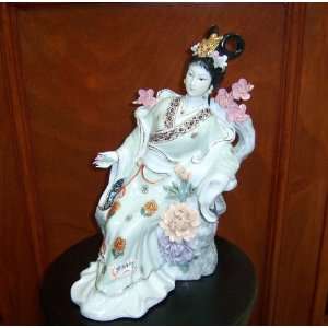  Traditional Chinese Kimono Dressed Lady Fine Ceramic 