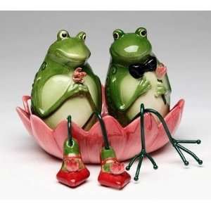  Frog Salt & Pepper Shakers   3 piece set by Appletree 