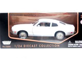 MotorMax 1974 FORD MAVERICK WHITE 1/24 Diecast Car  