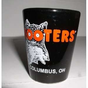 HOOTERS COLUMBUS OHIO BLACK ONE OUNCE SHOT GLASS  Kitchen 