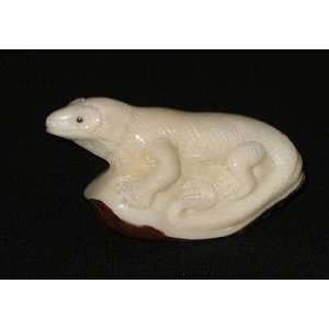 Ivory Komodo Dragon Tagua Nut Figurine Carving, 2.8 x 1.2 x 1.6 