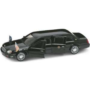   24 2001 Cadillac DeVille Presidential Limo (Black) Toys & Games