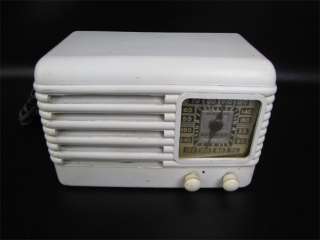 1946 Howard Table Top Radio Model 901A Ivory Bakelite  