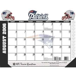 New England Patriots 22x17 Academic Desk Calendar 2006 07  