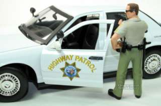 Set Of 2 Ford Victoria CHP W/ Police Officer 1/18 White  