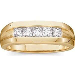   Total Weight Gents Diamond Ring set in 14 kt Yellow gold (9) Jewelry