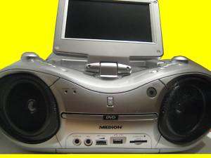 Tragbarer DVD Player Radio System /Karaoke/ 7LCD /18cm  