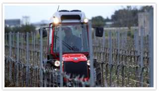 Antonio Carraro Traktor Ergit 100 SRX 8400 Weinbau  