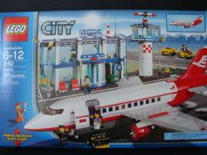 NEW LEGO CITY Airport 3182 Airplane Plane Terminal Control Tower 