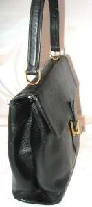 You are looking at beautiful vintage 40s 60s black leather , handle 