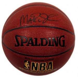   black sig ASL Hologram   Autographed Basketballs