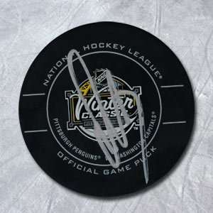  ALEX OVECHKIN 2011 Winter Classic SIGNED GAME PUCK Sports 