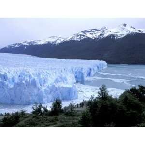  Santa Cruz Perito Moreno Glacier on Lake Argentina, Patagonia 