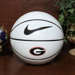  Nike Georgia Bulldogs Autograph Basketball Sports 