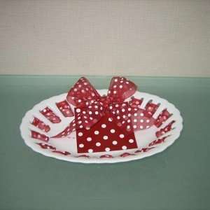    8 OVAL BOWL WITH WHITE DOTTED RED RIBBON