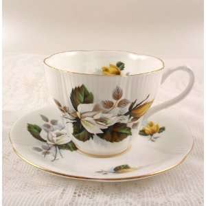  Royal Albert Bone China White & Yellow Roses Tea Cup 