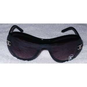 Chanel CH5066 Black Sunglasses, Gold metal CC logo both sides, Made In 